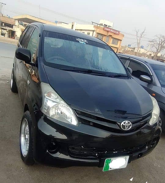 Toyota Avanza 2013 3