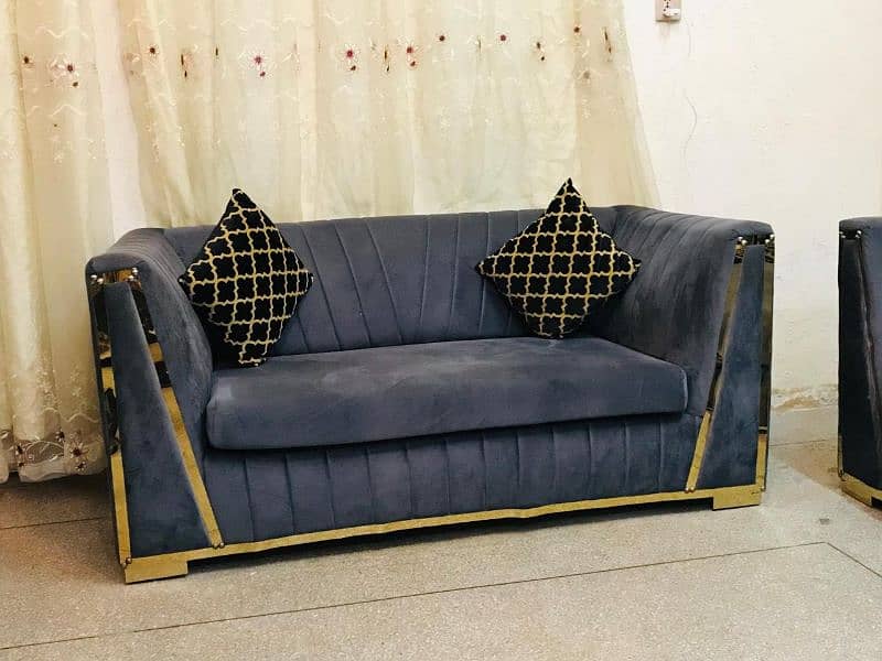 New look very comfortable sofa set 1