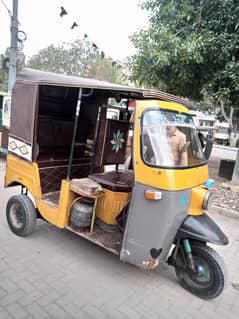 SazGar-2011,Disc-Brake,LPG-Gas-PetRoL Rickshaw,White Engine,Tyar Ok