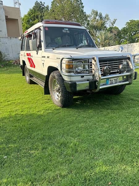 Mitsubishi Pajero 1985 2.4td 4x4 9