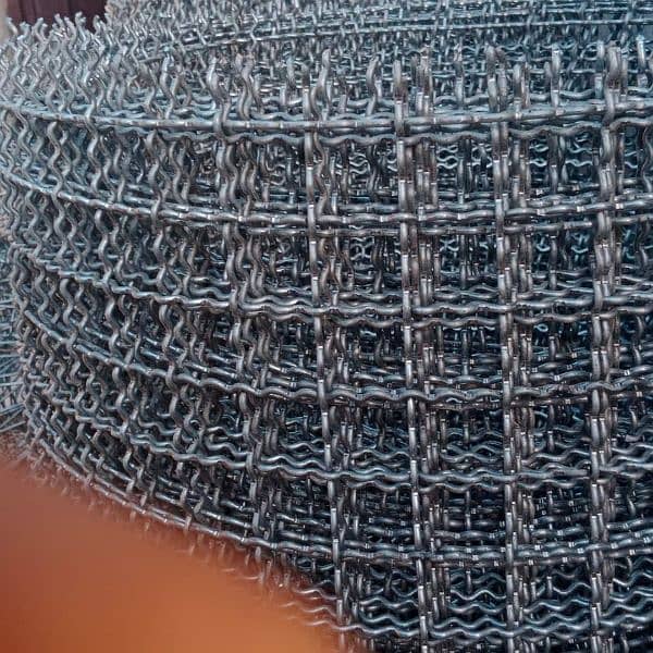 Razor wire Barbed wire Security Chain Link Fence / Jali & Welded Mesh 11