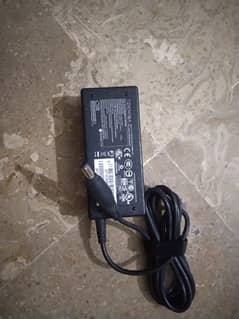 Toshiba Laptop Charger (19 volt 3.42 ampere)