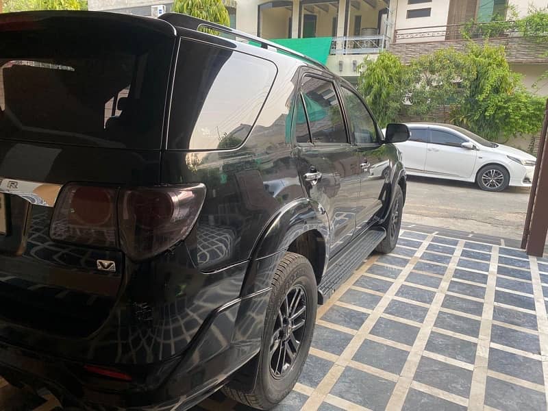 Toyota Fortuner 2013 1