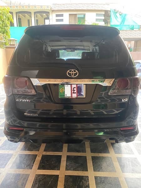 Toyota Fortuner 2013 3