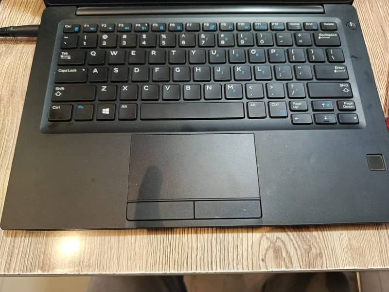 Urgent sale Dell Latitude 7290 i7 8th generation 16GB Ram 256GB SSD 3