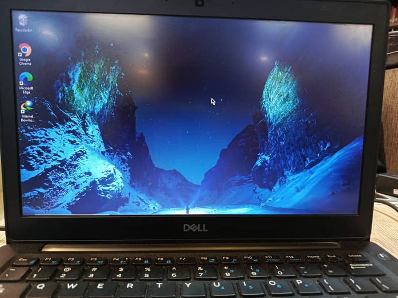 Urgent sale Dell Latitude 7290 i7 8th generation 16GB Ram 256GB SSD 14