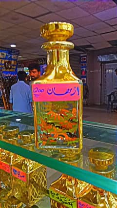 The best attar 3. ml 6ml 12ml  shiha موجود ہے