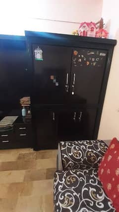 Modern Almira with Cupboards, Shoe Racks, and TV Divider for Sale