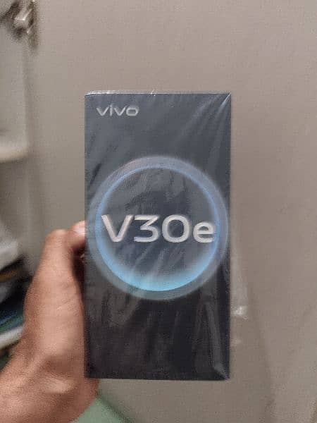 vivo v30e 8/256 2