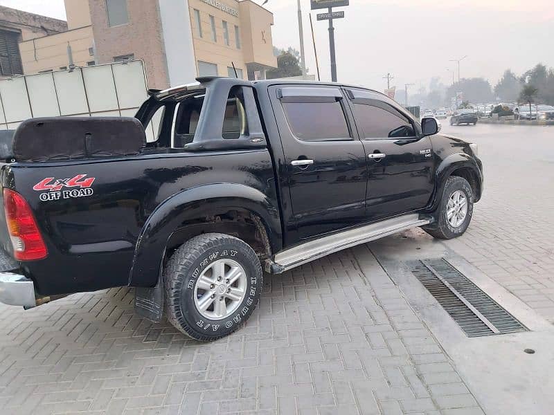 Toyota Hilux 2013 1