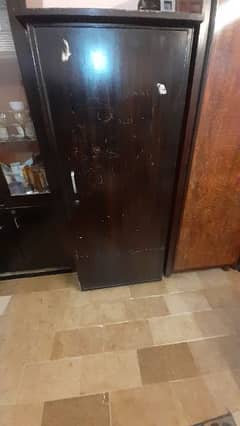 SINGLE DOOR ALMIRA FOR SALE!