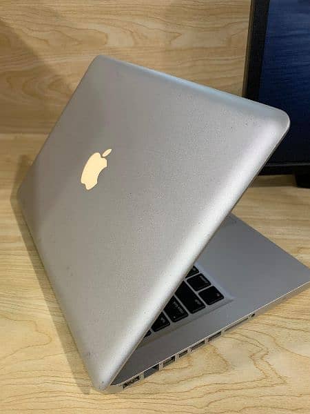 Apple MacBook Pro 2011 8