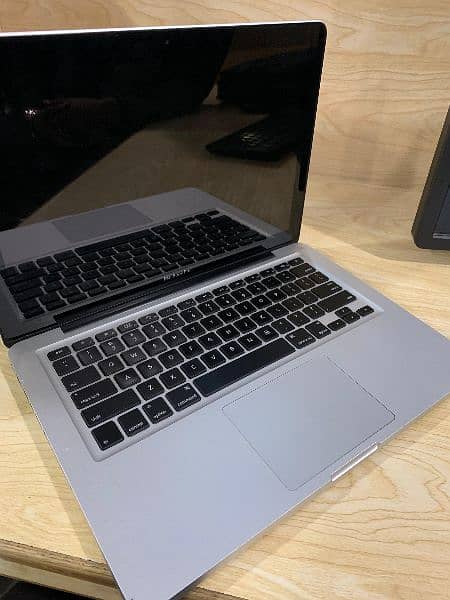 Apple MacBook Pro 2011 10