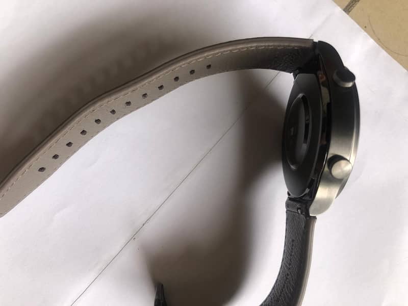 Huawei watch GT2 pro with box complete accessories, slightly used, lik 3