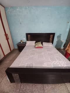 complete bed set just 1 year used