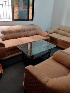 For Sale: Elegant 7-Seater Sofa Set with Table