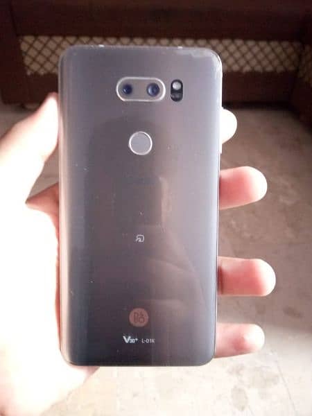 LG V30 PLUS 4/128  message on whatsapp 03155064728 3