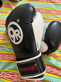 9 round boxing gloves