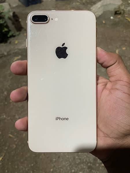 iPhone 8 Plus 1