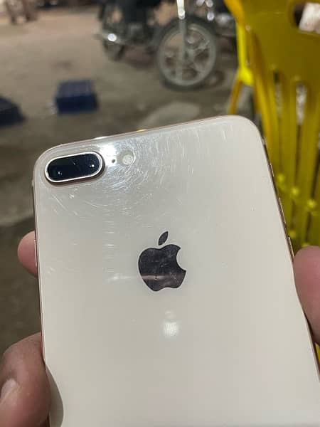 iPhone 8 Plus 6