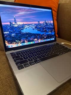 Apple Macbook Pro 2017 13” Touchbar