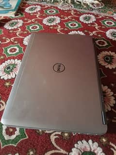 500/5 room 500 gb or ram 4gb hdell latitude E6440 condition 8/10