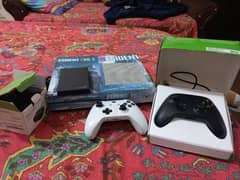 xbox one s 1tb with 2 wireless controllers