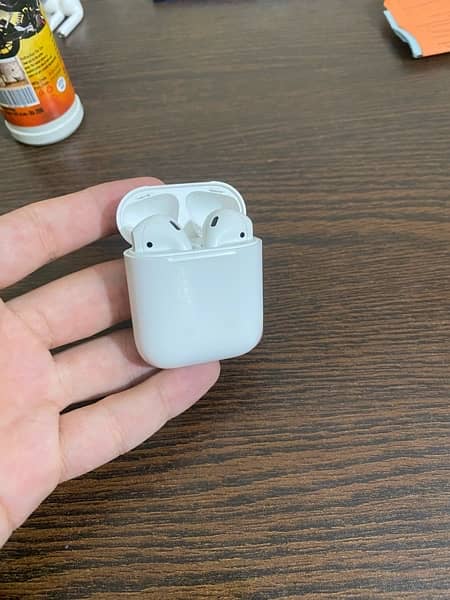 Apple AirPods 2 100% original in good condition 0