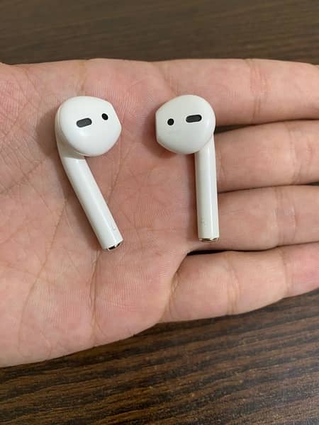 Apple AirPods 2 100% original in good condition 2