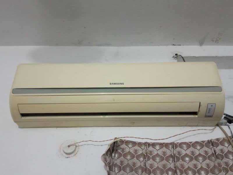 Samsung 1.5 Ton non-inverter AC 4