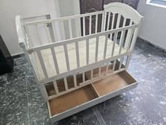 baby cot with 2 drawers