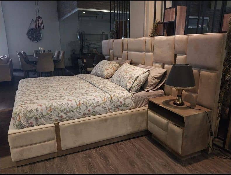 king size double bed & 2 side tables beautiful design available 2