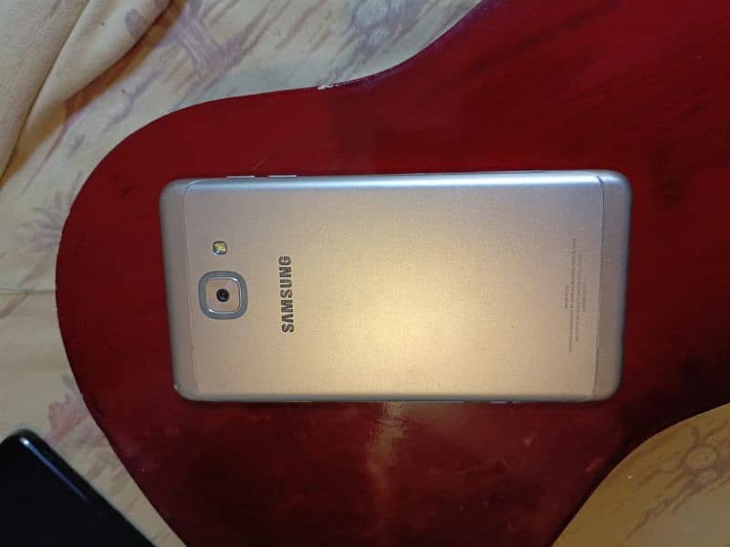 Samsung Galaxy J7 max original 6