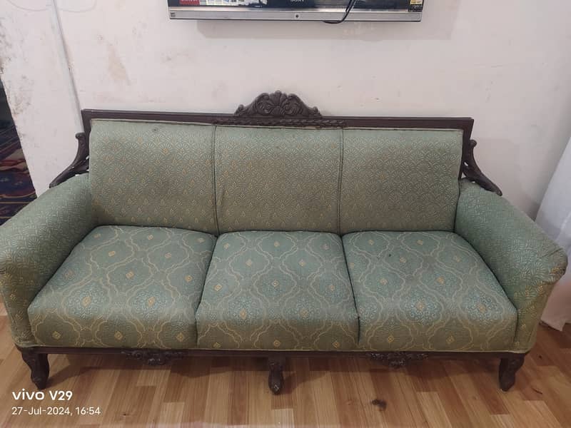 5 seater sofa set for sell. 0