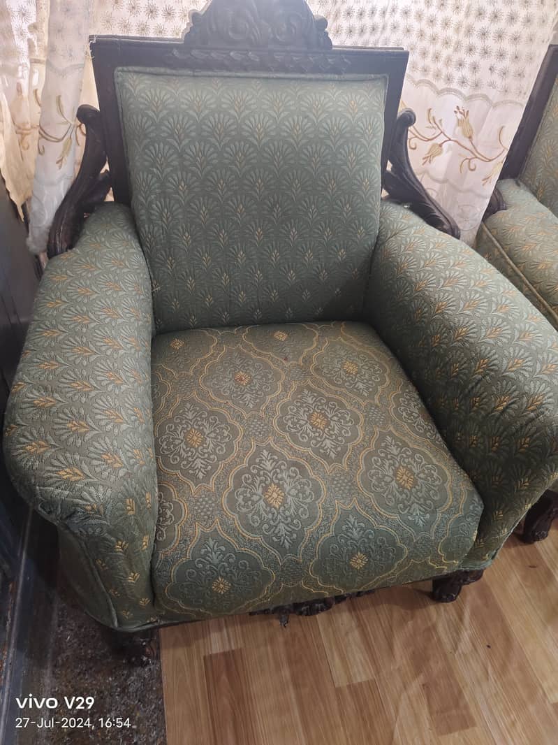 5 seater sofa set for sell. 4