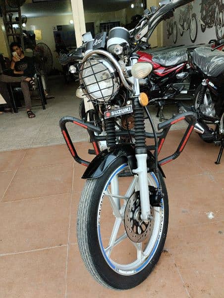 SUZUKI GS-150SE 2022 MODEL WITH EXTRA ACCESSORIES & JUMBO PACKAGE 1