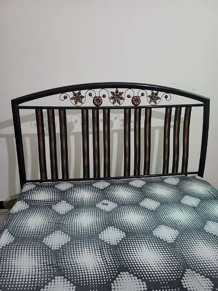 Used iron rod Queen Size Bed without mattress 0