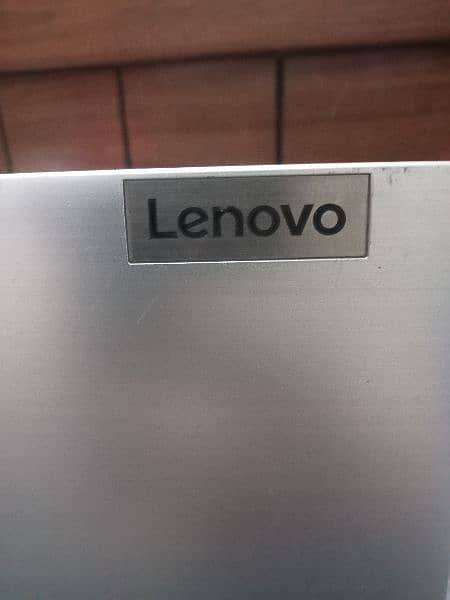 lenovo laptop 10 out of 10 condition 1