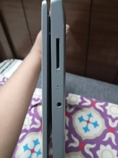 lenovo laptop 10 out of 10 condition 5