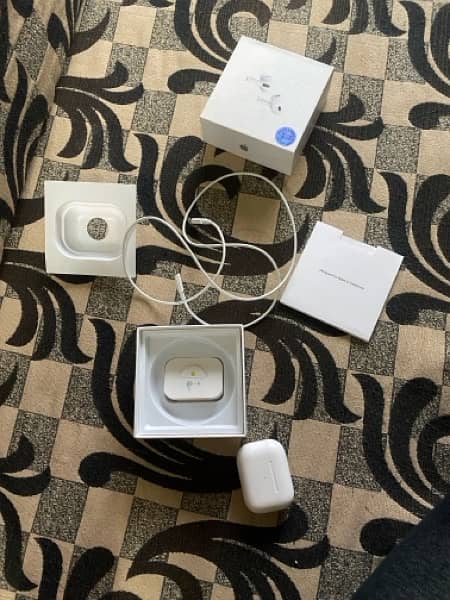 Apple Original airpods 2nd genration 5