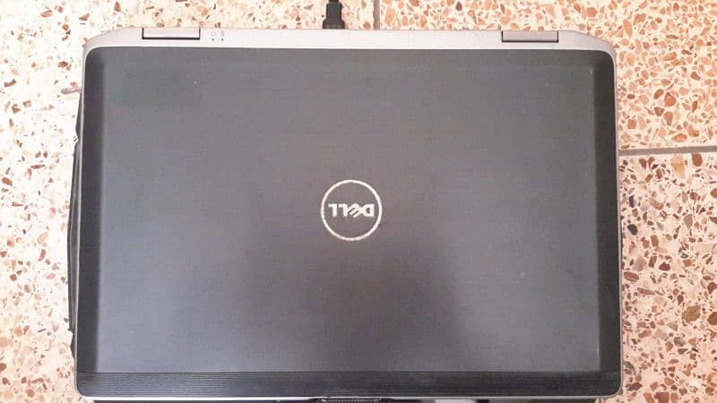 urgent sell. . DELL laptop core i7 3rd GEN LATITUDE 8 GB 5