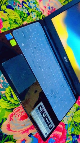 Acer aspire e 15 with Gtav 12 GB ram 1000 GB hdd mokka per Kam ho gaeg 18