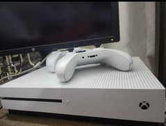 XBOX ONE S 1 TB + 2 CONTROLLERS