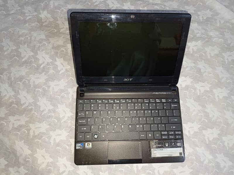 Acer aspire one 2gb/250gb 1