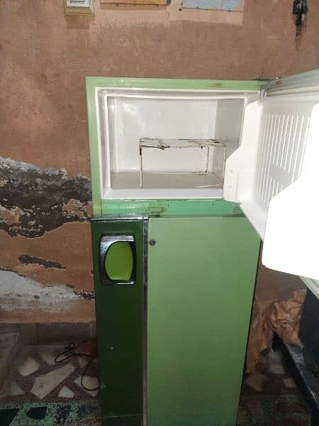 Small Fridge for sale 1