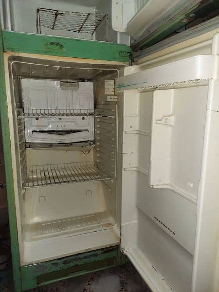 Small Fridge for sale 3