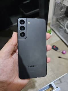 Samsung Galaxy S22 Plus                                          Apple