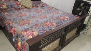 complete bedset seling used but good in condition