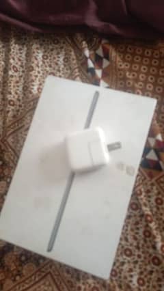 iPad mini5 64gb box and charger