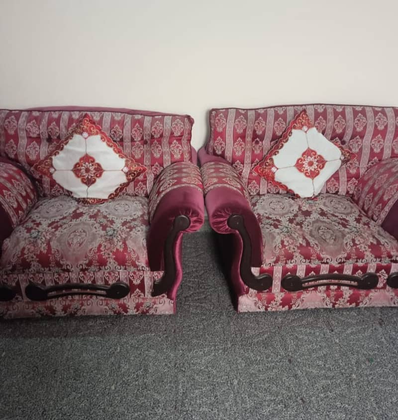 5 seater sofa for urgent sale 2